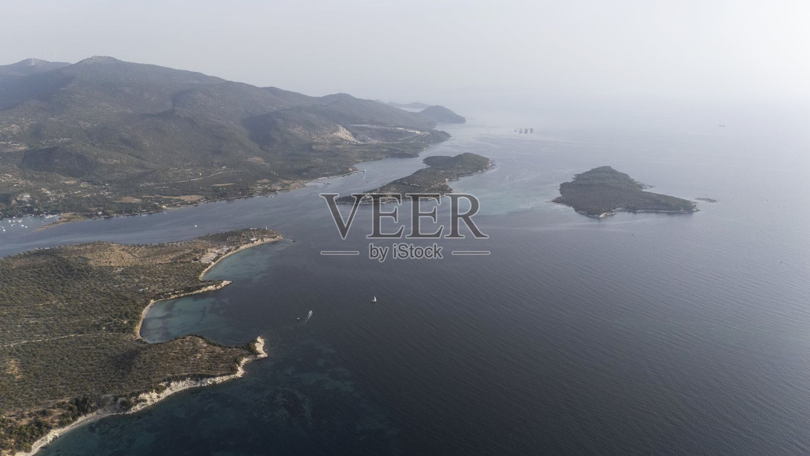 土耳其伊兹密尔迪基利的巴德姆利美丽海岸线照片摄影图片