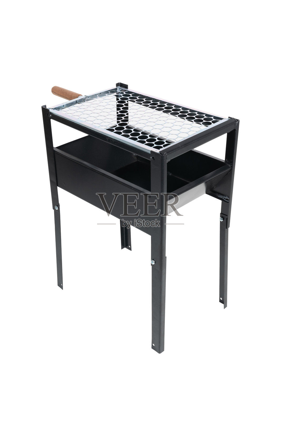 白色背景下的烧烤架照片摄影图片