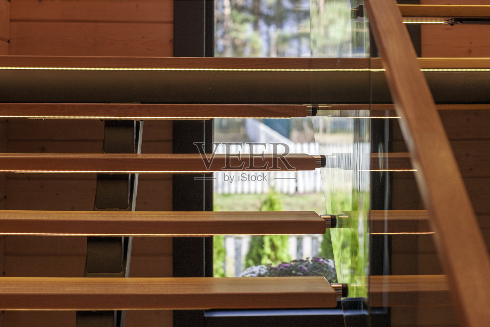 现代楼梯的照明台阶照片摄影图片