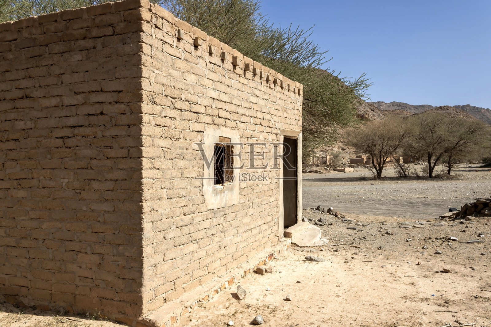 沙特阿拉伯利雅得省马西尔（Wadi Massal）的一座废弃村庄照片摄影图片