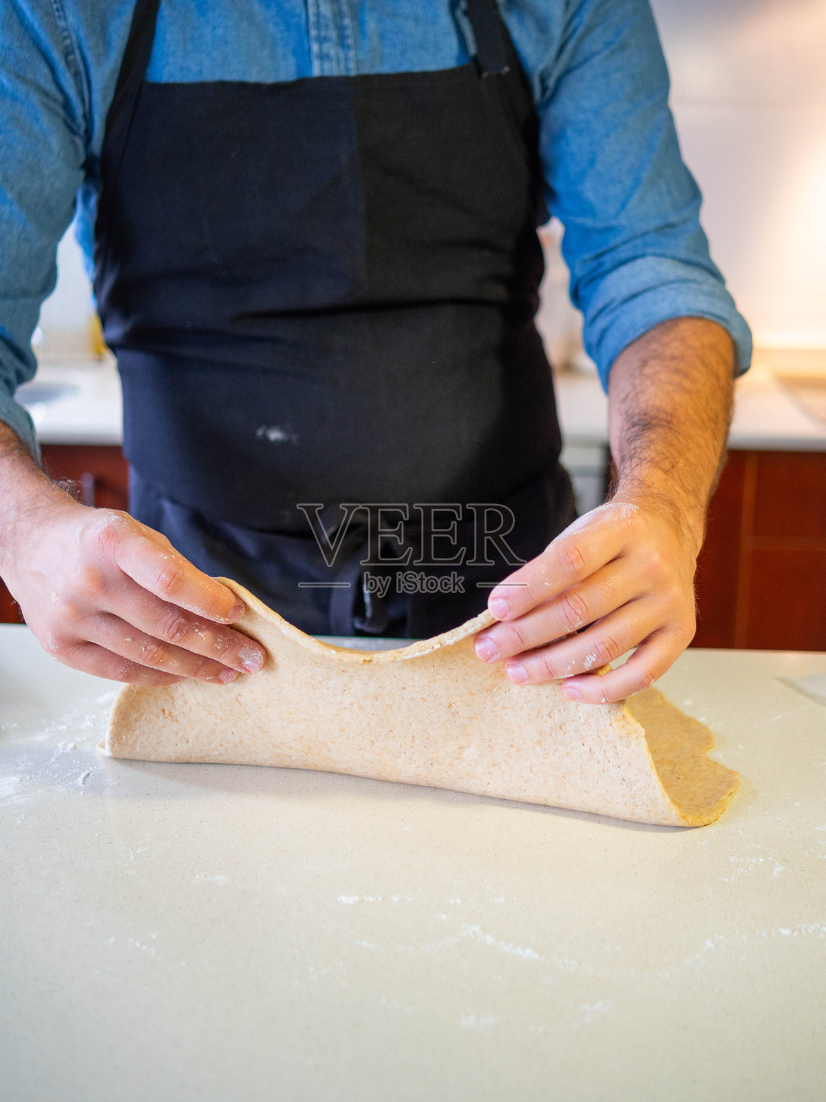 拉伸面团照片摄影图片