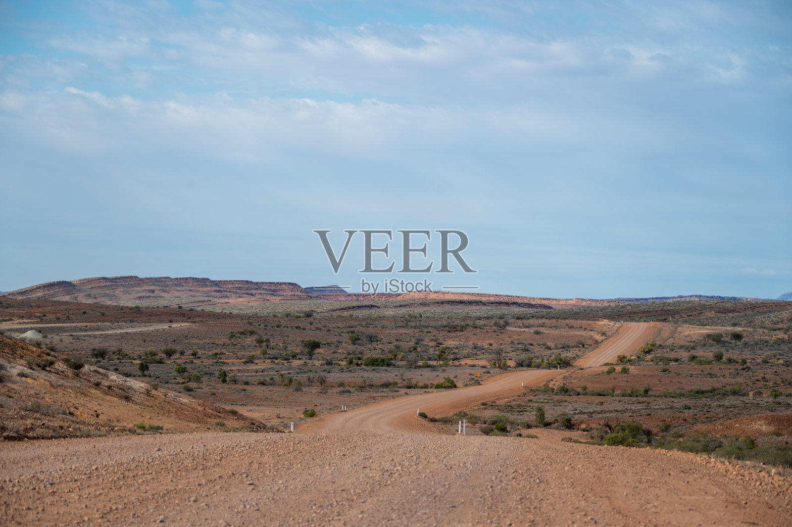 南澳大利亚甘蒙山脉的碎石乡村道路照片摄影图片