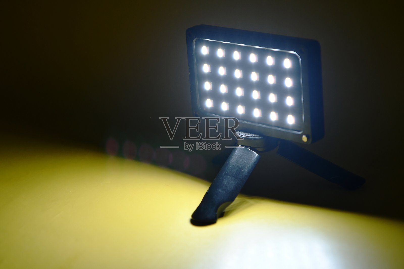 LED照明灯照片摄影图片