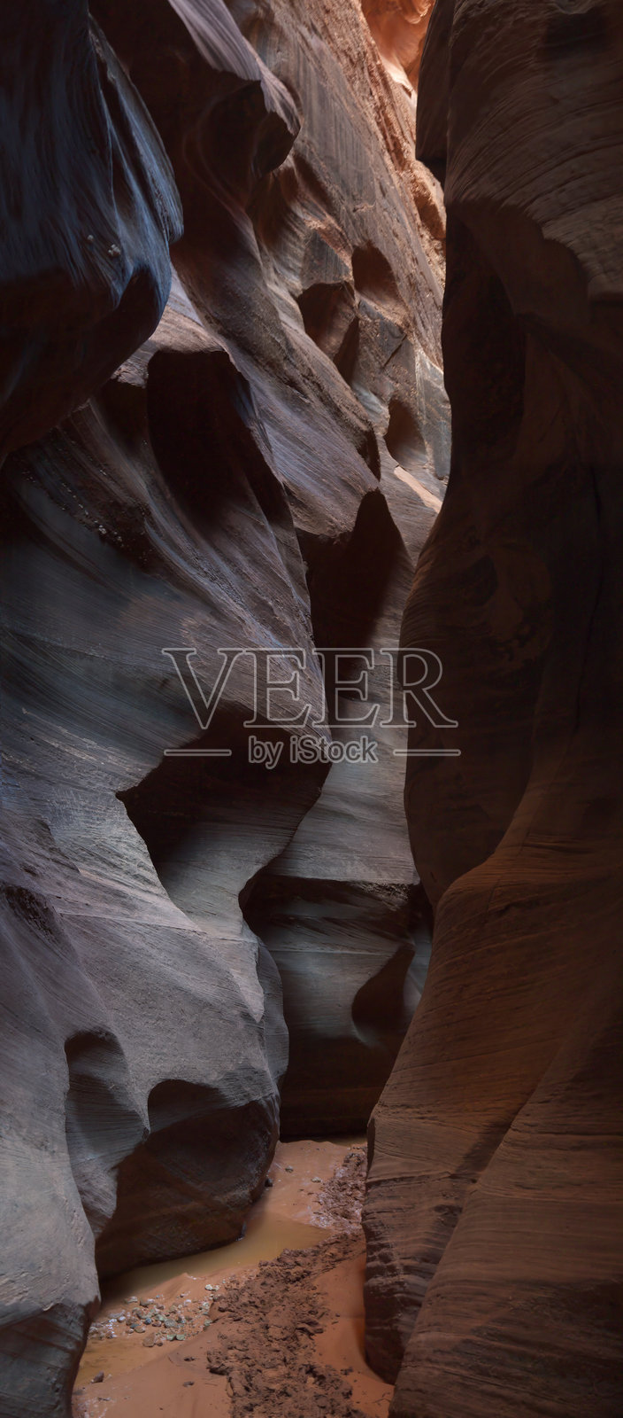 在狭缝峡谷徒步旅行照片摄影图片