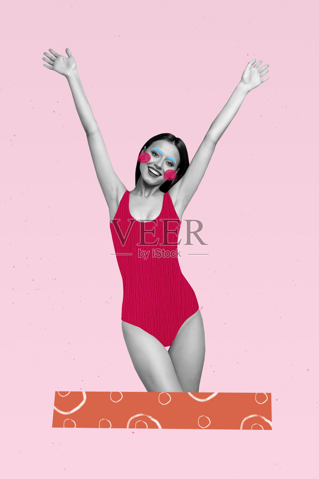 快乐女孩的垂直照片拼贴，化妆成小丑，穿着泳衣，夏季海边，玩乐心情，放松，背景为涂鸦风格。照片摄影图片