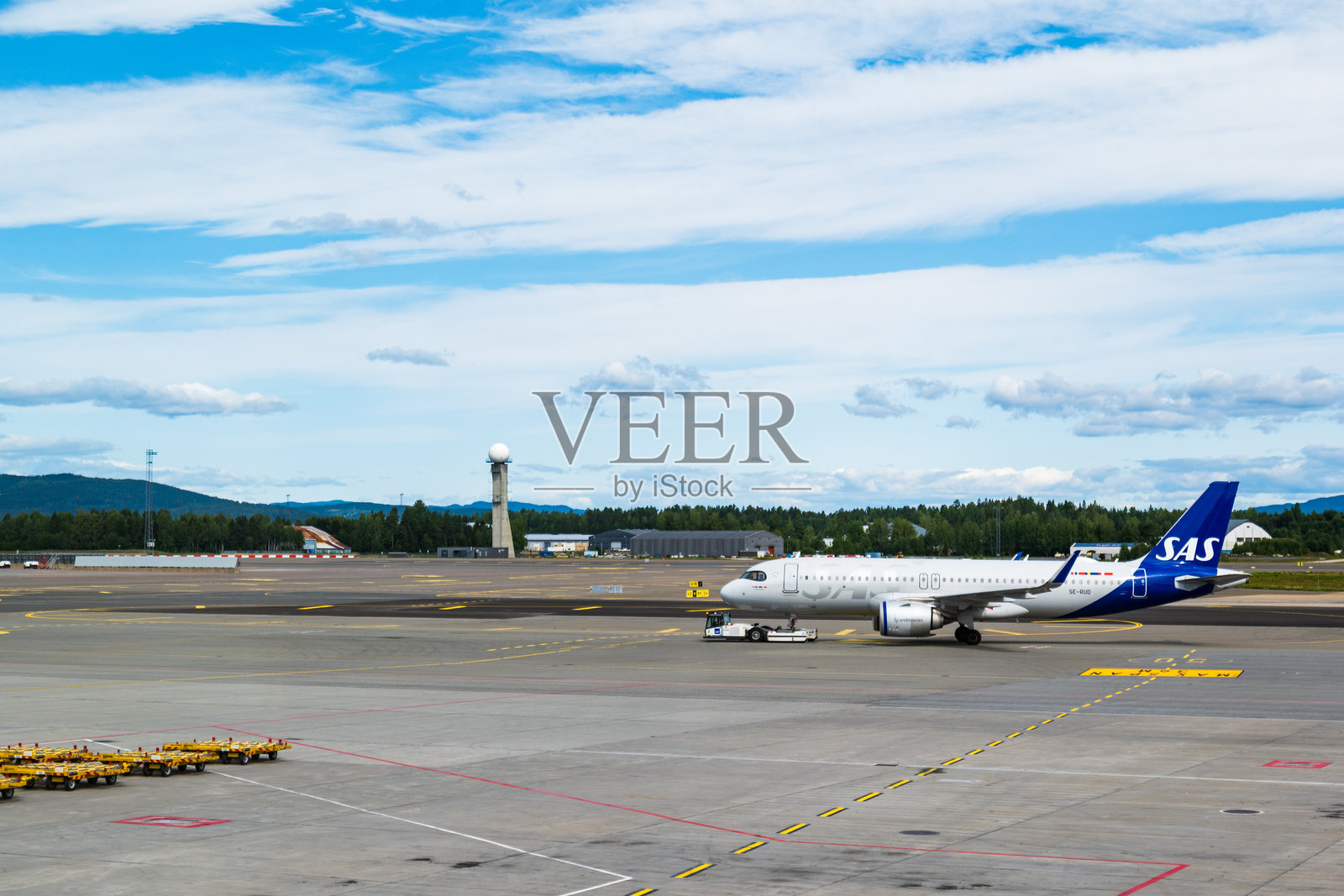 挪威奥斯陆机场的斯堪的纳维亚航空公司飞机照片摄影图片