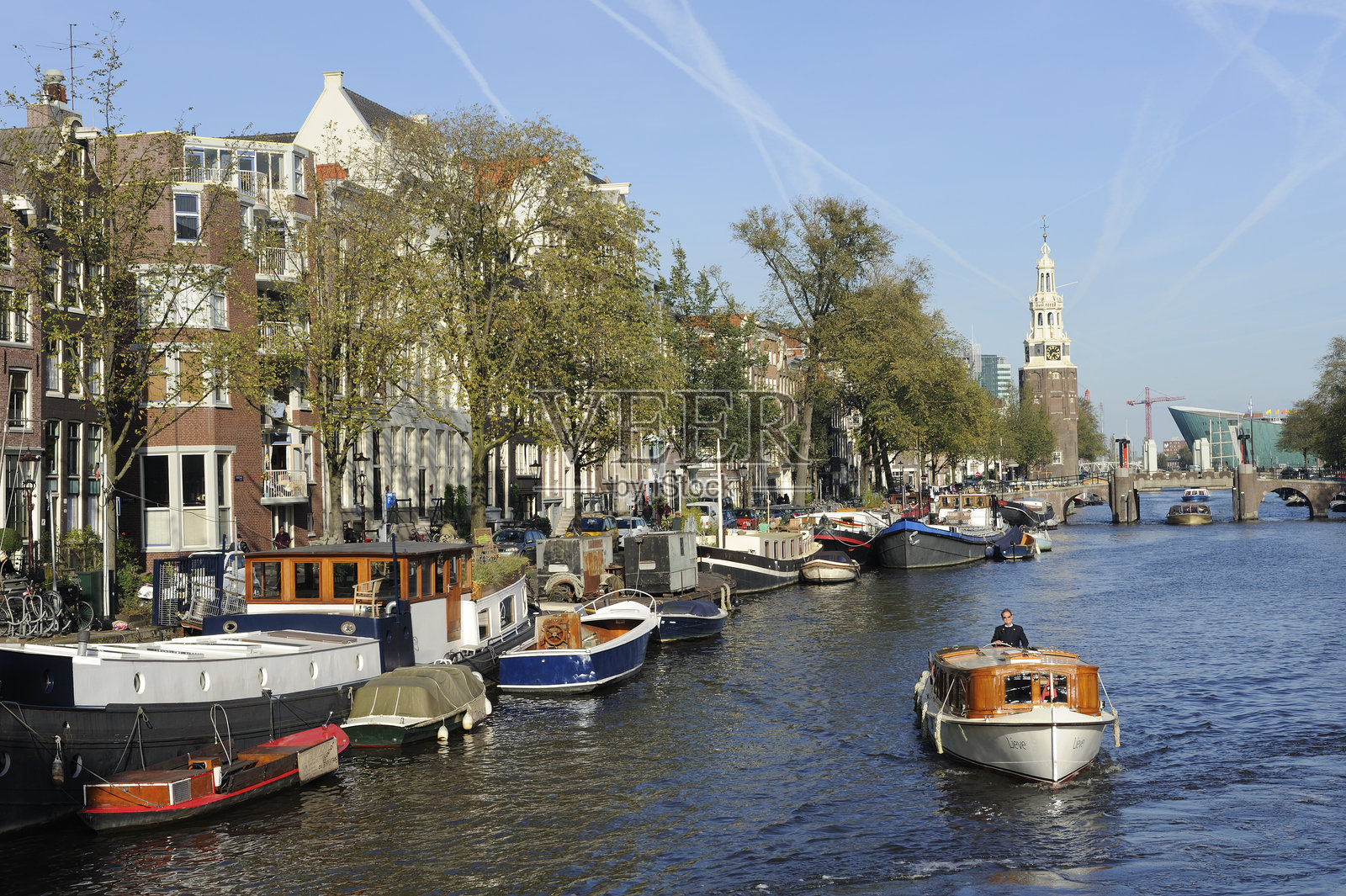 奥德斯汉斯的景观，壮观的运河房屋和船只照片摄影图片