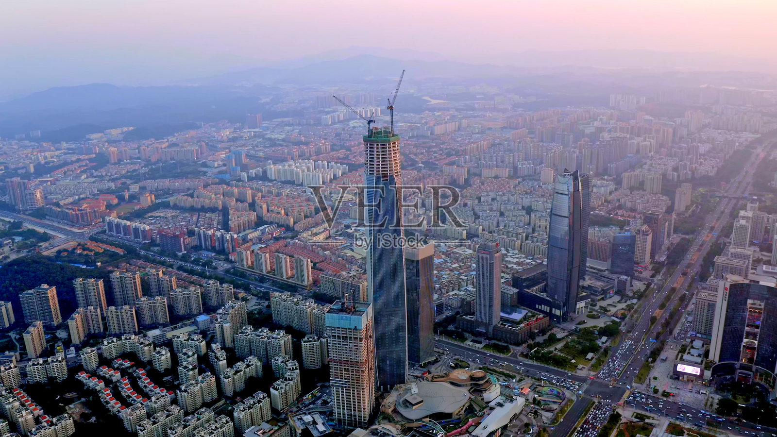 东莞市天际线，广东，中国，亚洲。照片摄影图片