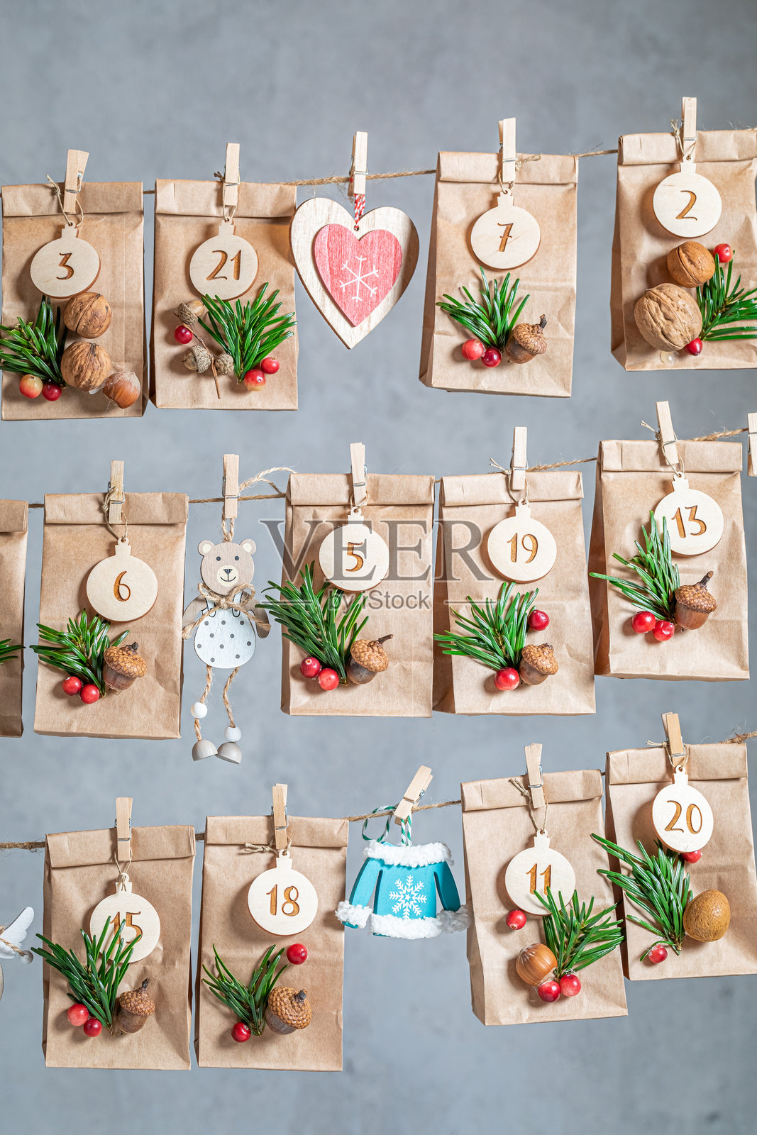 圣诞节挂袋的日历特写照片摄影图片