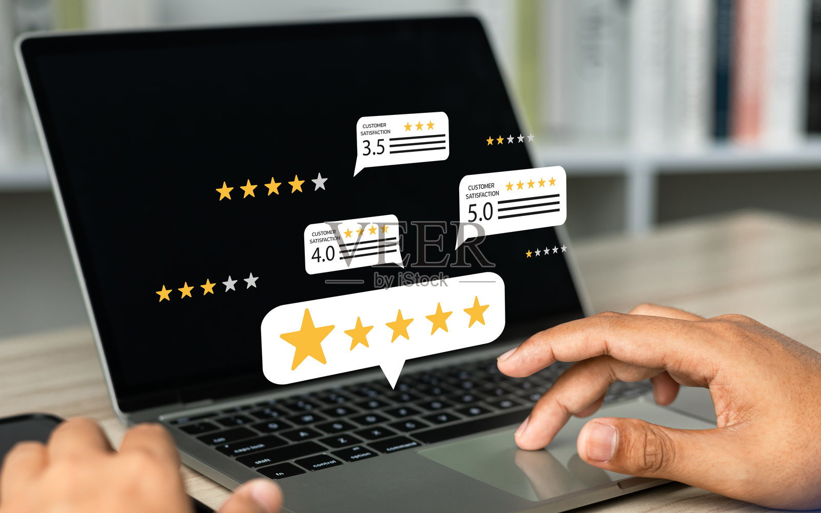 在线客户满意度调查服务概念，客户根据应用中的体验对服务进行评分，消费者给予五星评价和质量反馈，商家声誉排名来自买家。照片摄影图片