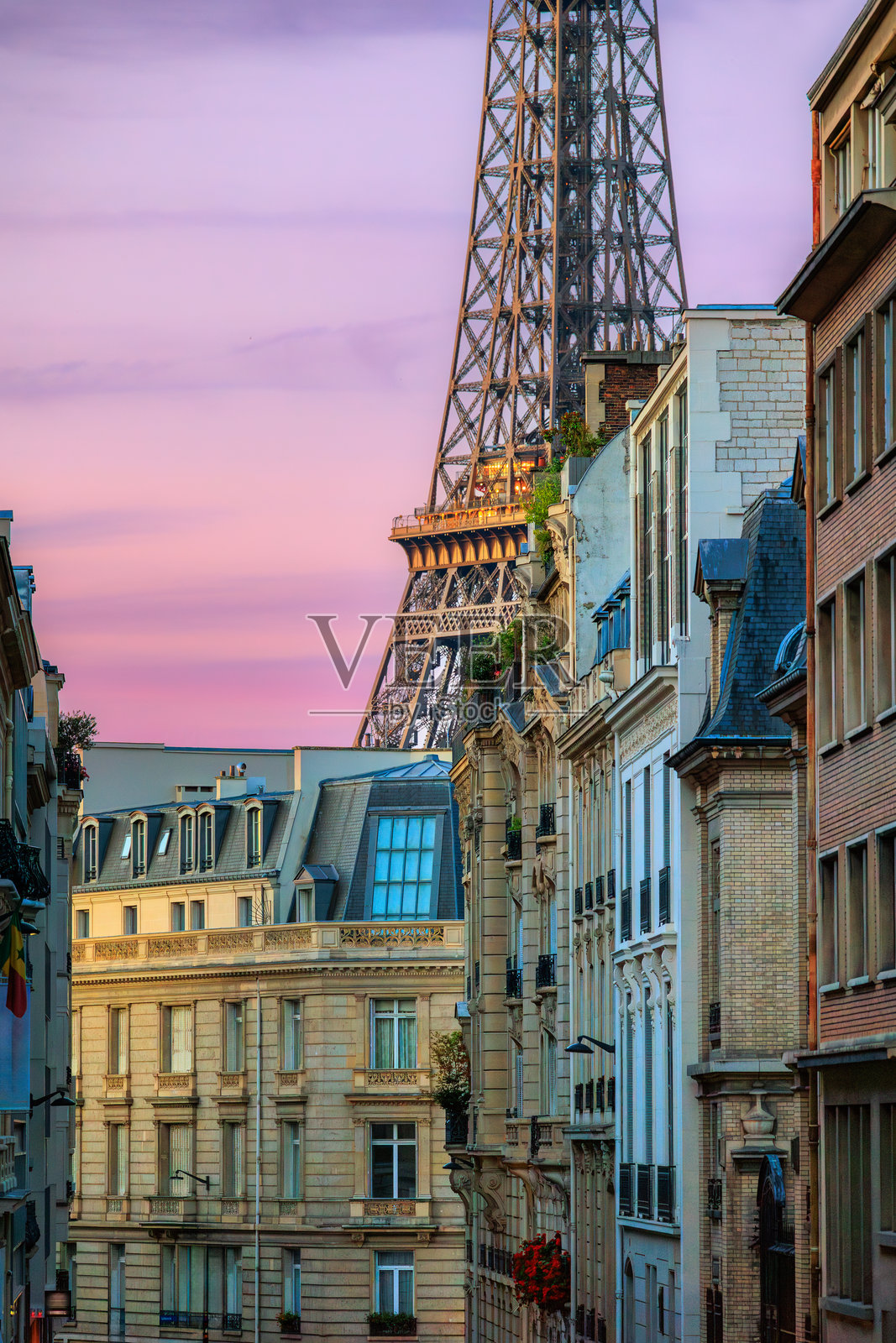 巴黎，埃菲尔铁塔照片摄影图片