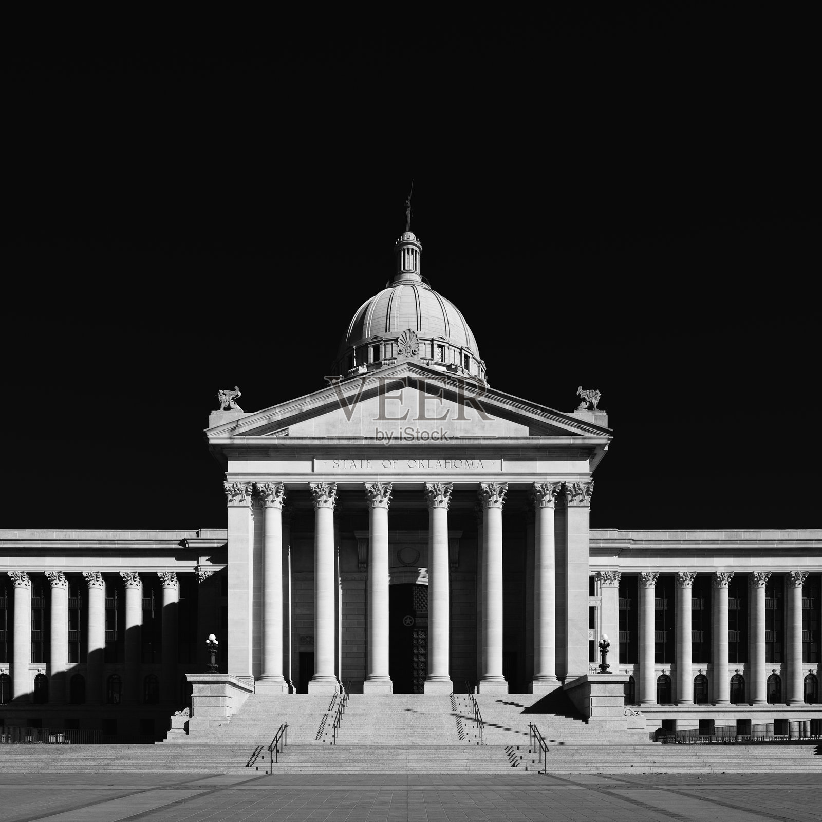 俄克拉荷马州州府，单色照片照片摄影图片