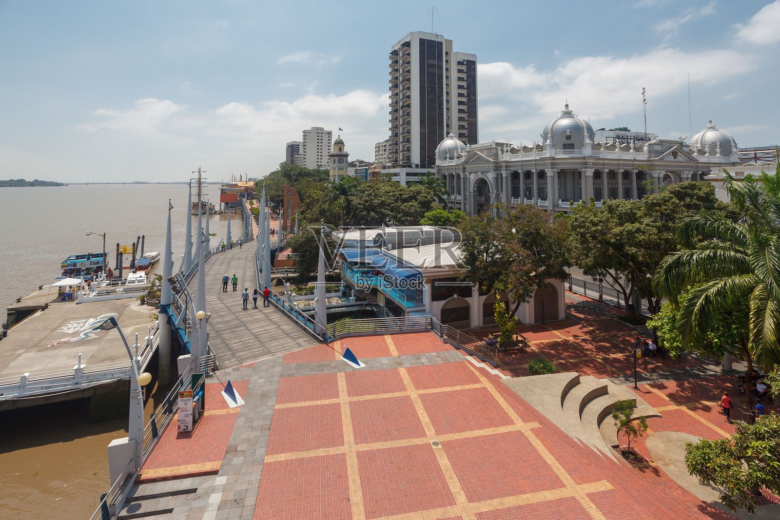 马雷孔2000步道和瓜亚斯河照片摄影图片