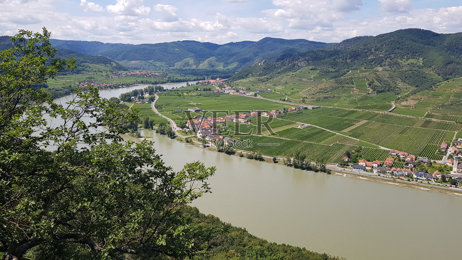 美丽的下奥地利瓦豪和多瑙河景色照片摄影图片