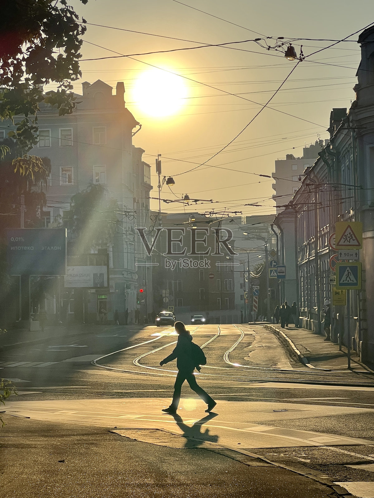 俄罗斯莫斯科街道上的日落照片摄影图片