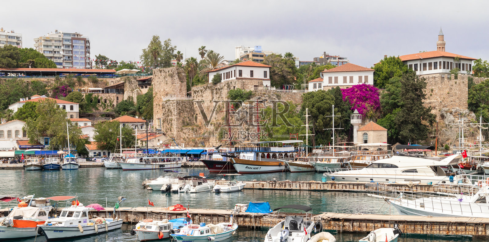 安塔利亚的港口墙照片摄影图片