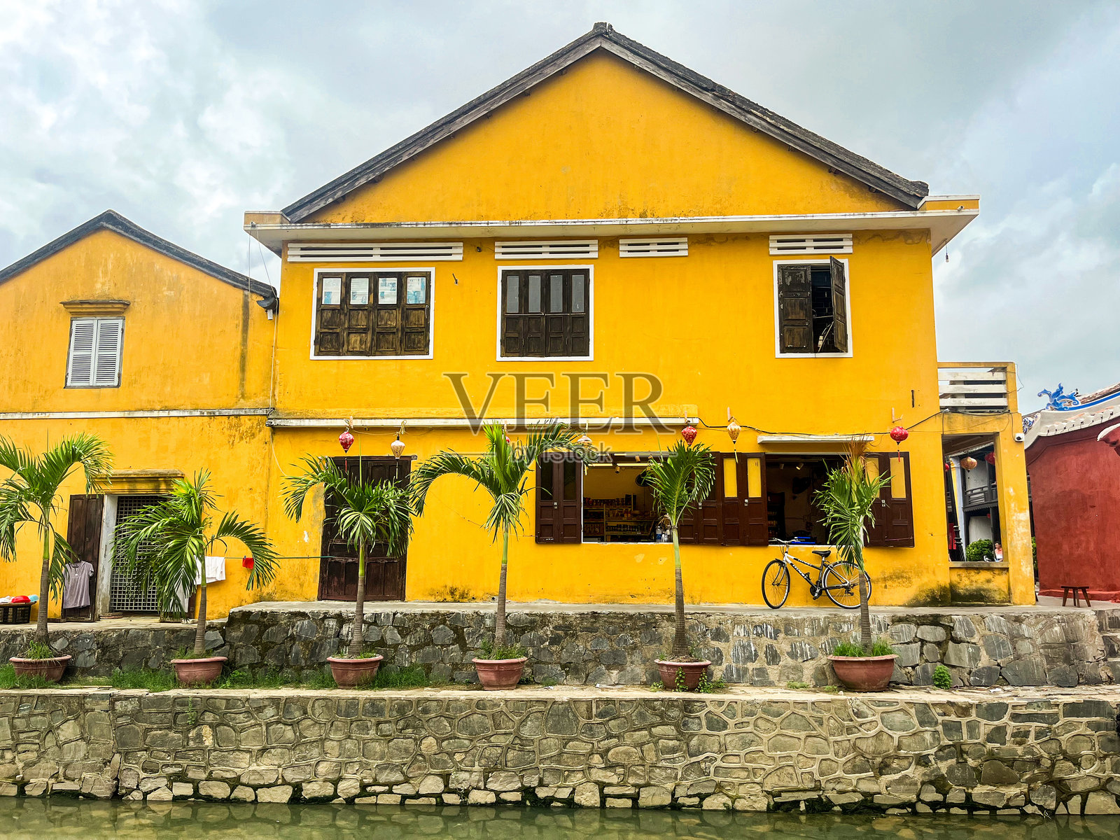 会安古镇迷人的黄色建筑照片摄影图片