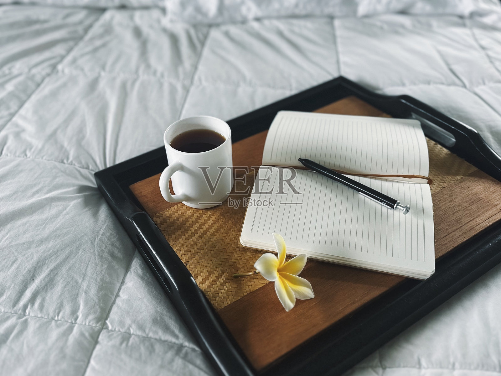 早晨的正念照片摄影图片