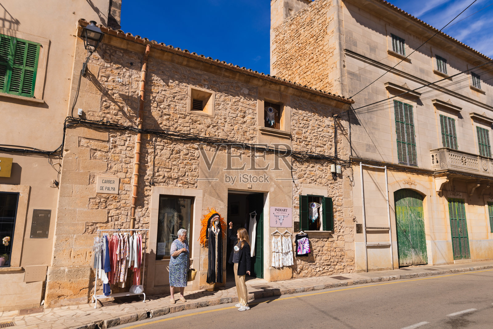 圣安塔尼小村庄的乡村购物街照片摄影图片