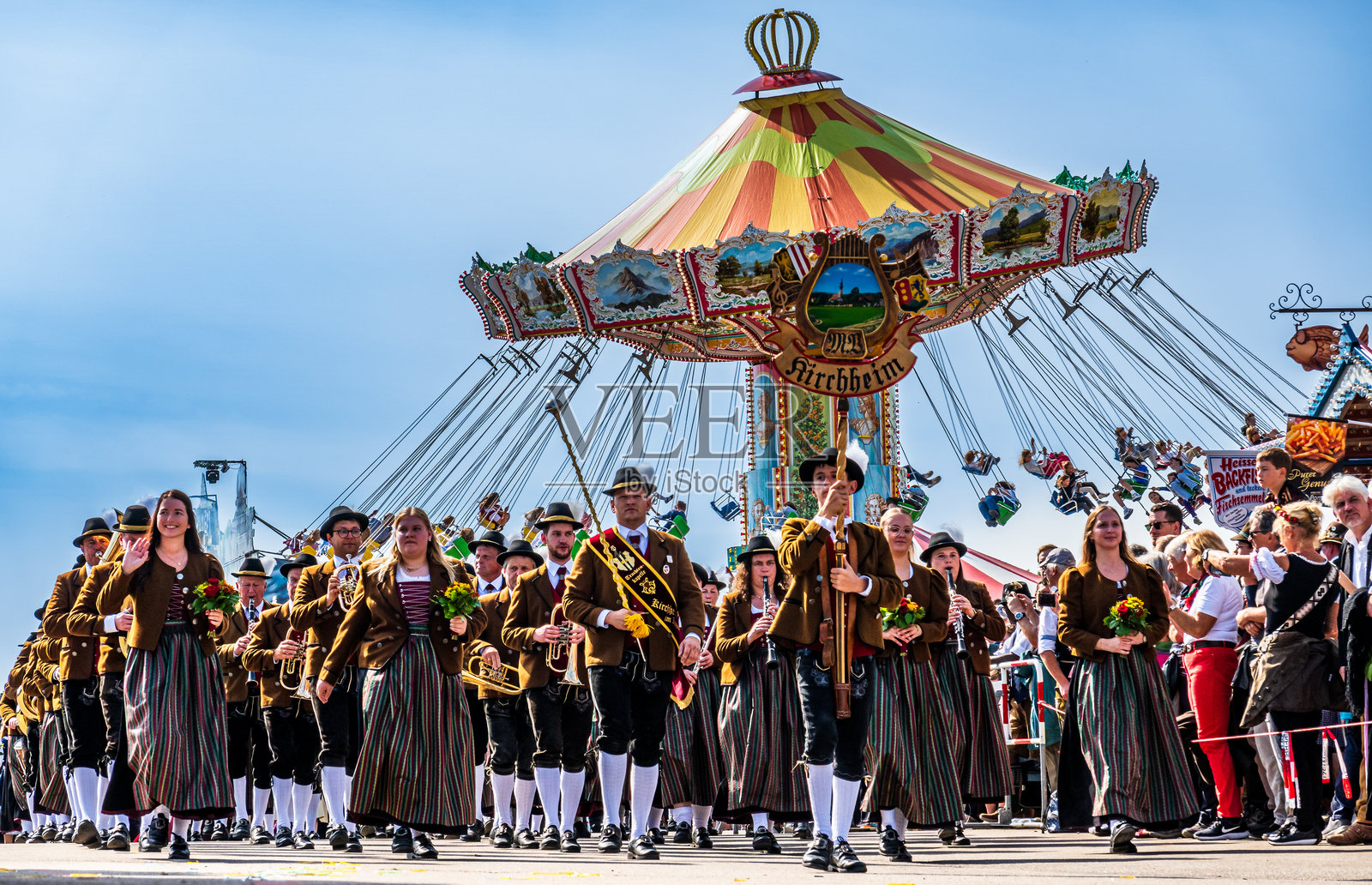 慕尼黑啤酒节开幕式上的游行照片摄影图片