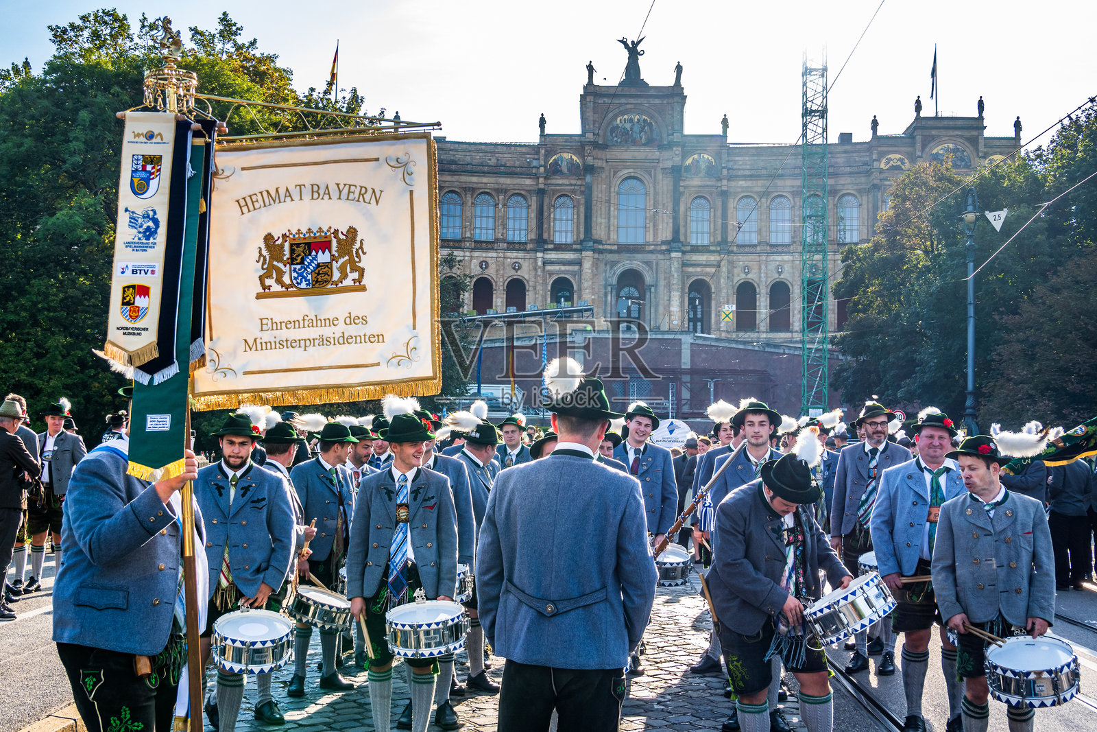 慕尼黑啤酒节开幕式游行照片摄影图片