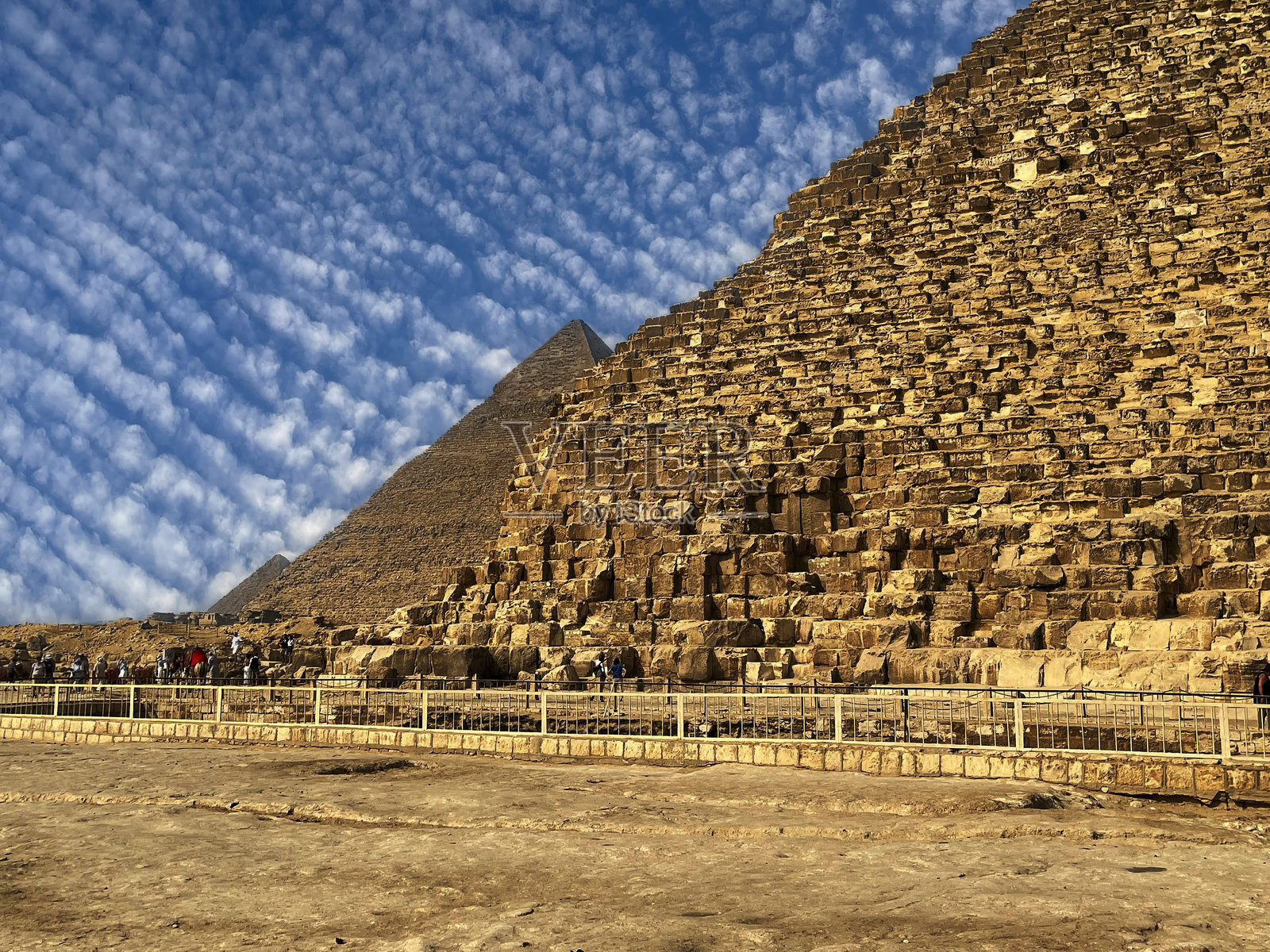 埃及，吉萨三大金字塔照片摄影图片