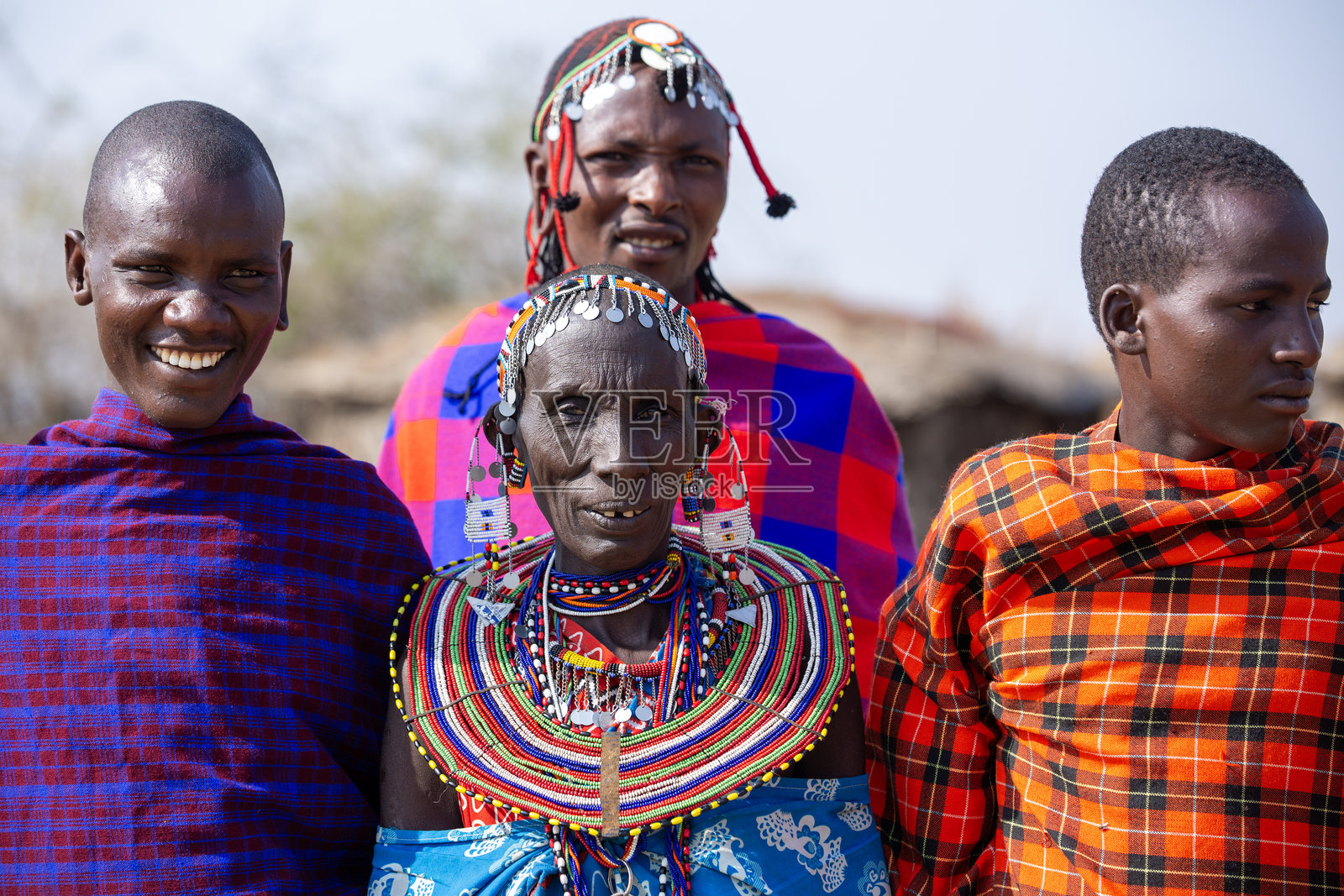 马赛妇女与马赛年轻人的肖像照片摄影图片