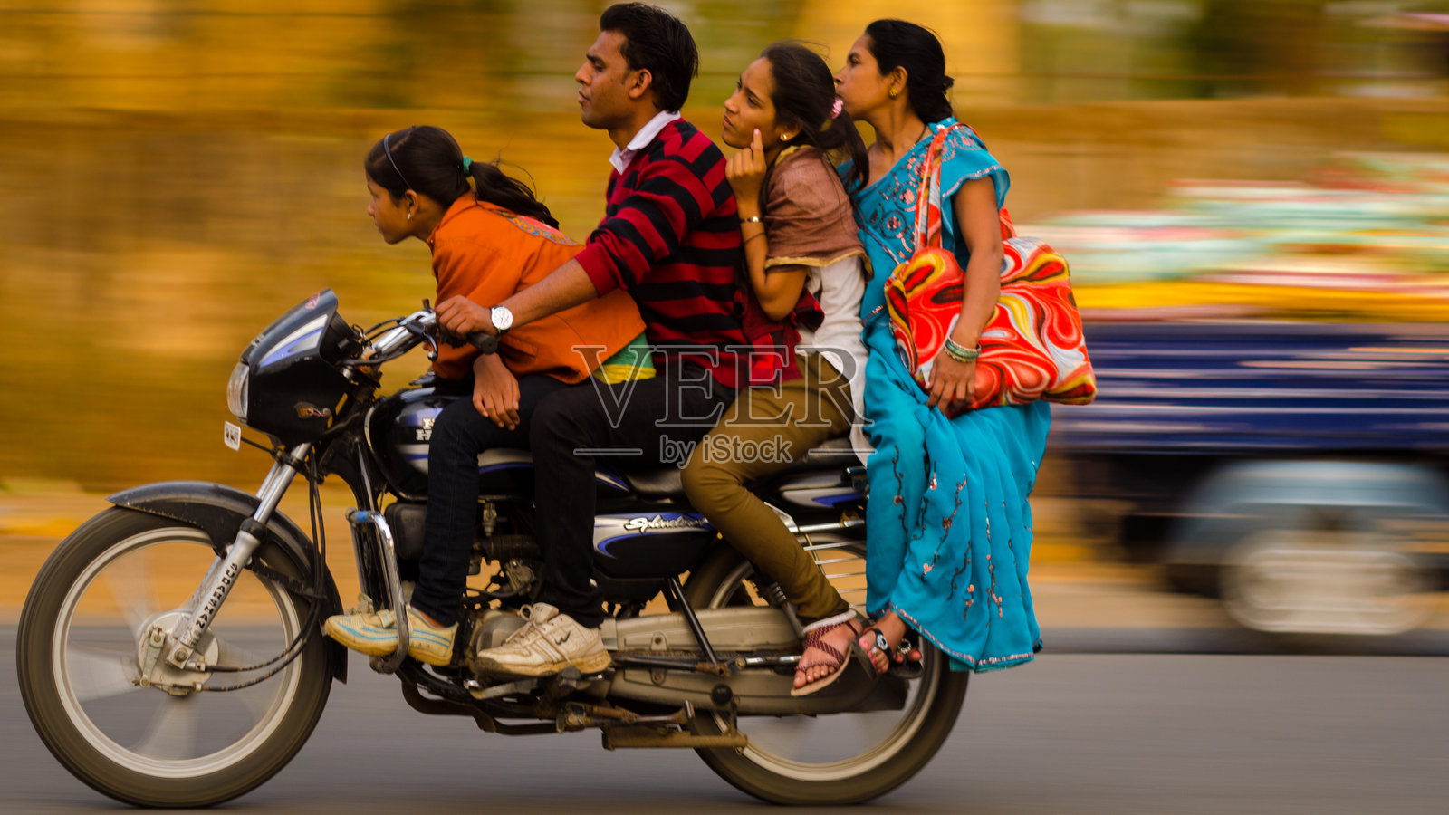 四倍照片摄影图片