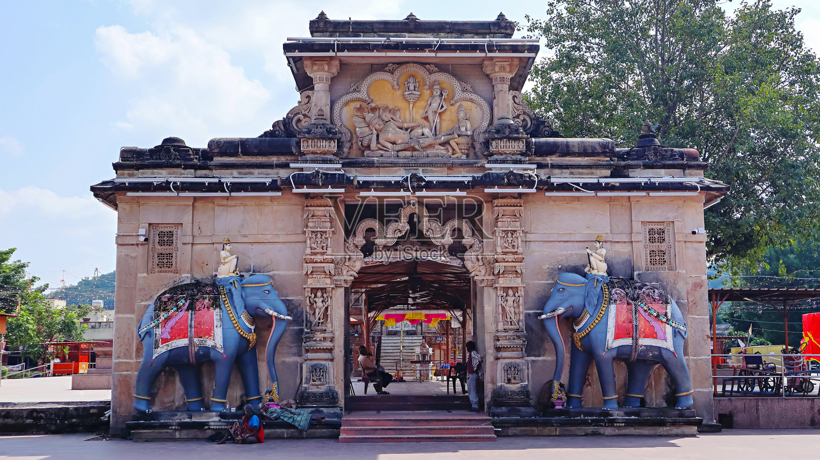 印度古吉拉特邦阿拉瓦利区Shamlaji Vishnu寺的主入口大门景观。照片摄影图片