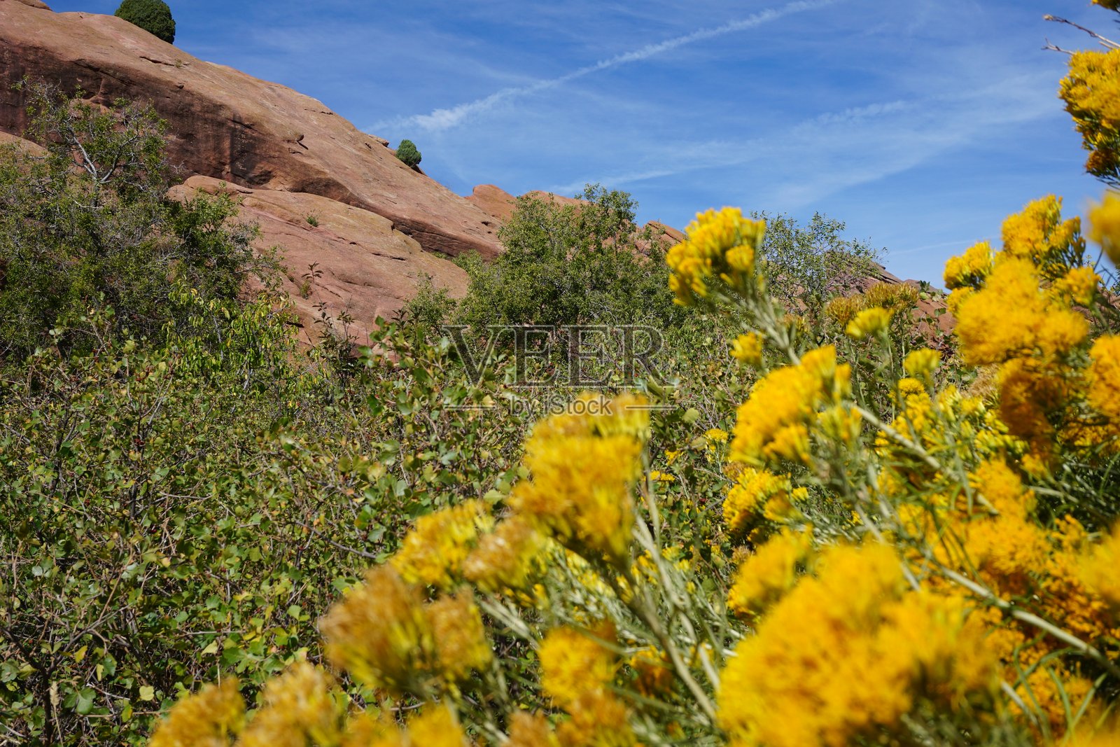 红色岩石风景照片摄影图片