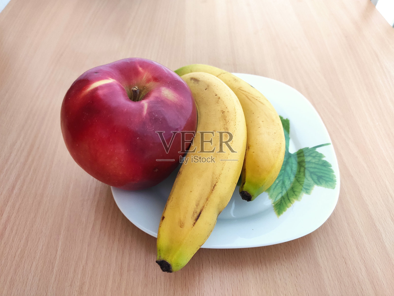 新鲜水果在盘子上的图片照片摄影图片