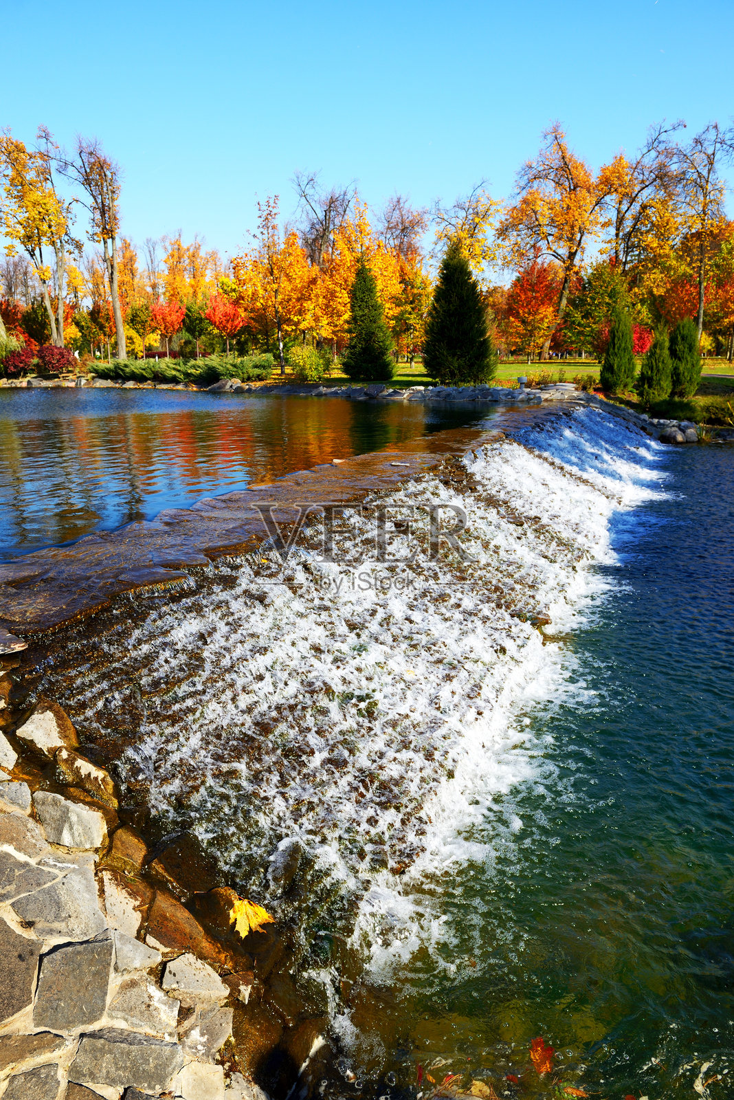 梅日吉尔的瀑布照片摄影图片