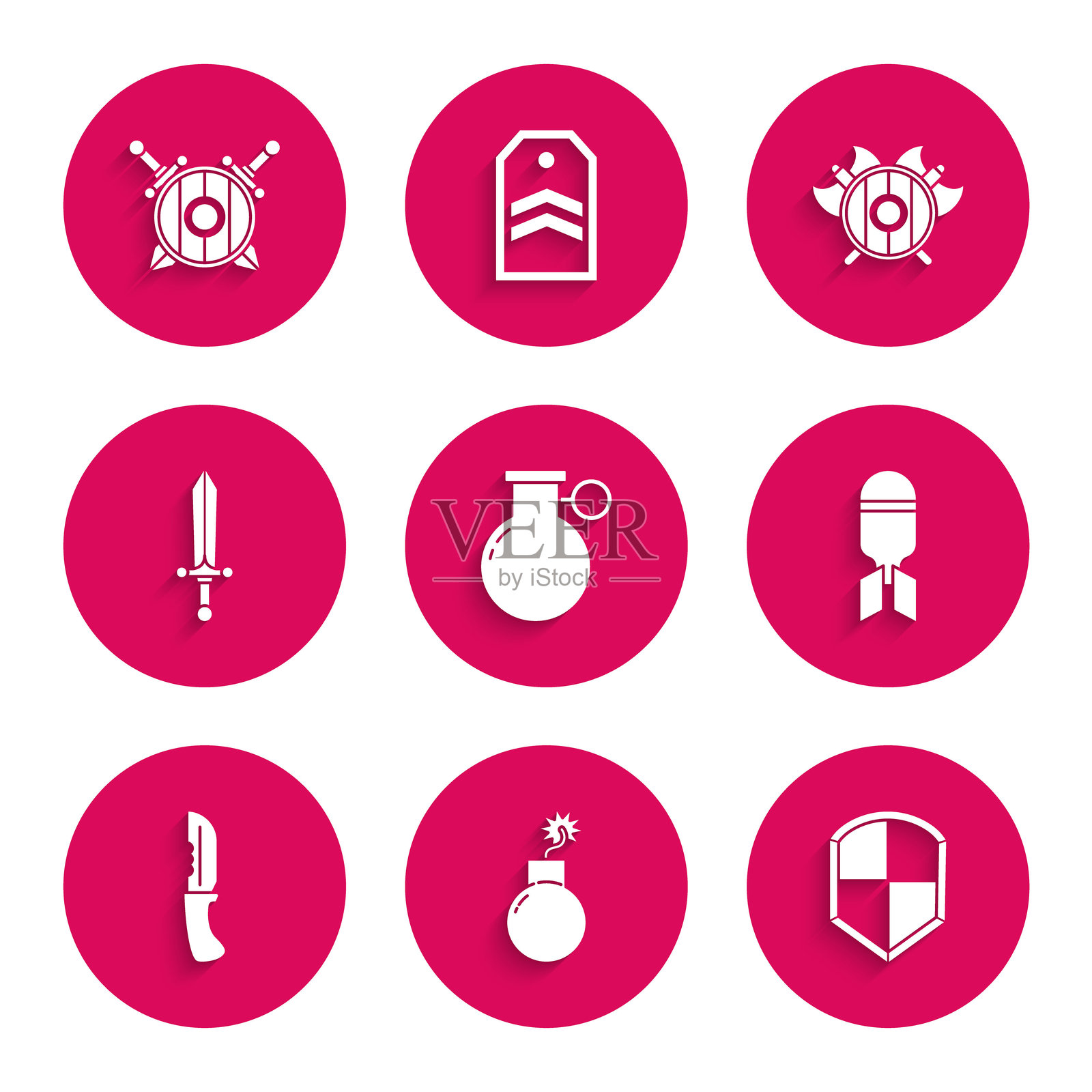 手榴弹、准备爆炸的炸弹、盾牌、航空炸弹、军用刀、 medieval 剑、交叉斧头的盾牌和木剑图标。矢量图。插画图片素材