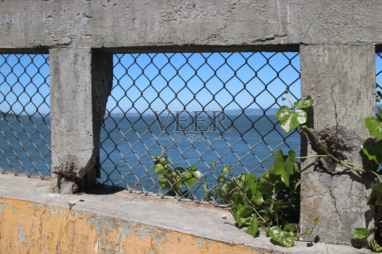 阿尔卡特拉斯监狱的栅栏部分，旧金山照片摄影图片