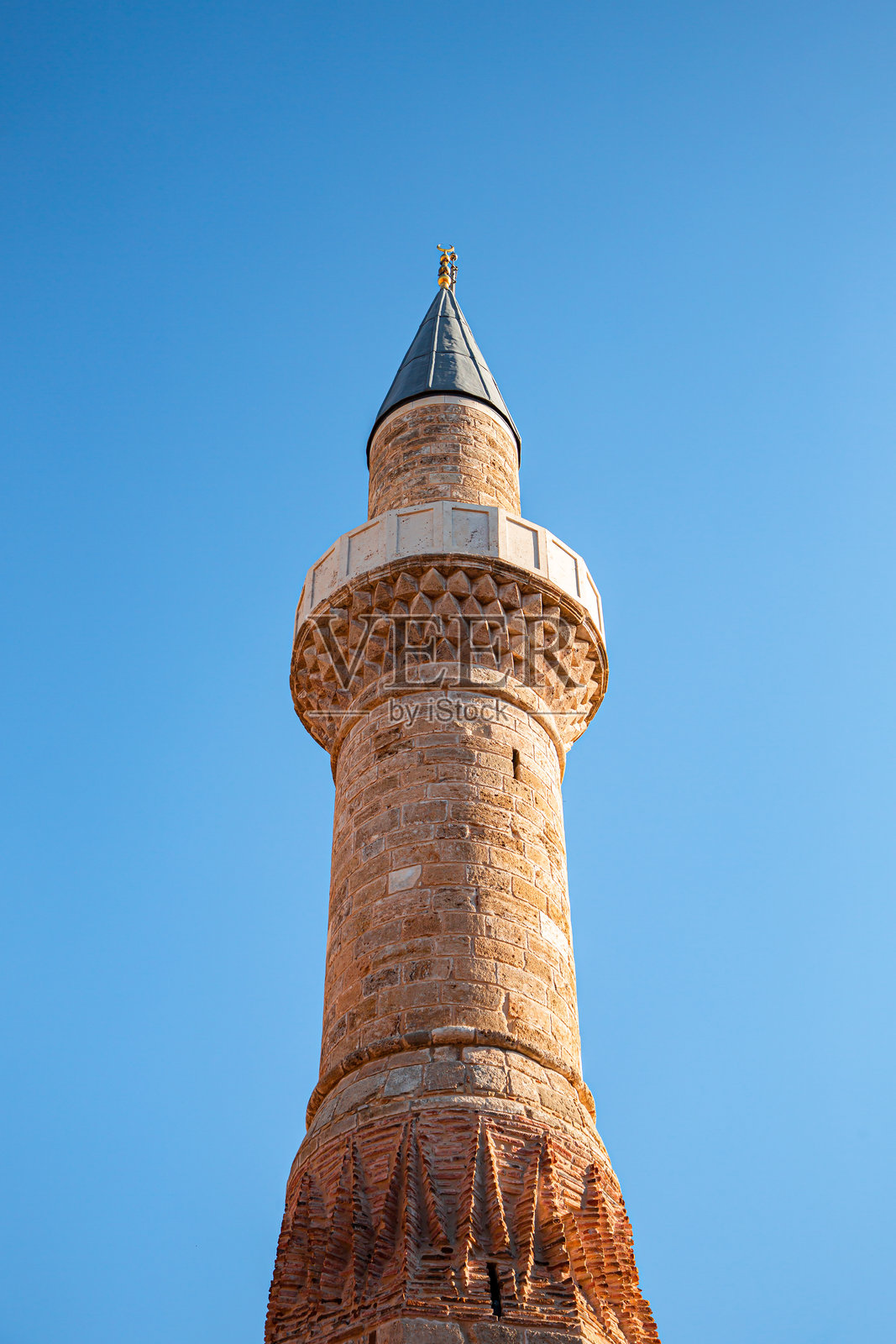 安塔利亚的奥斯曼土耳其清真寺尖塔照片摄影图片