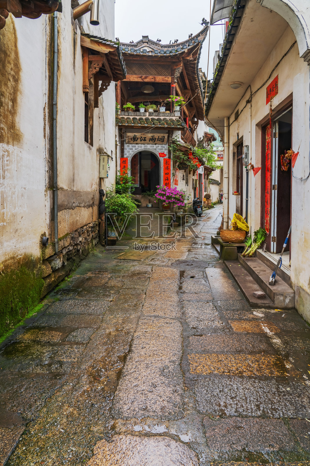 中国安徽省山区古镇雨后美丽的风景照片摄影图片