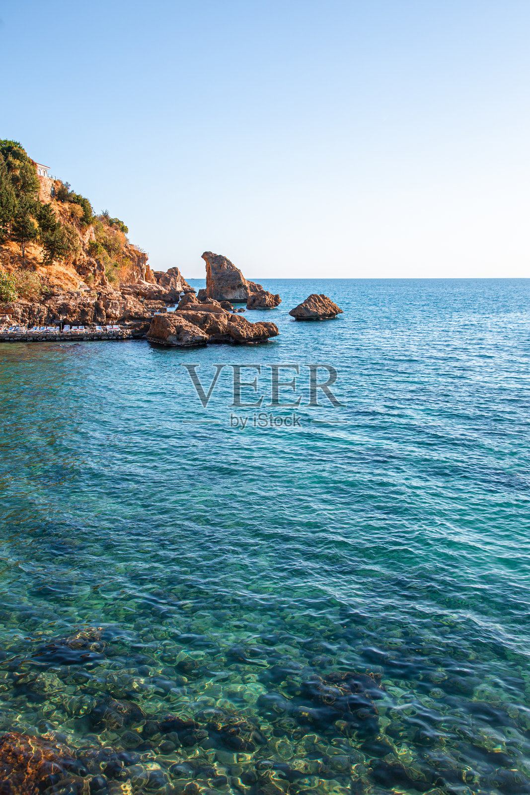 雄伟的岩石海岸和地中海，安塔利亚照片摄影图片