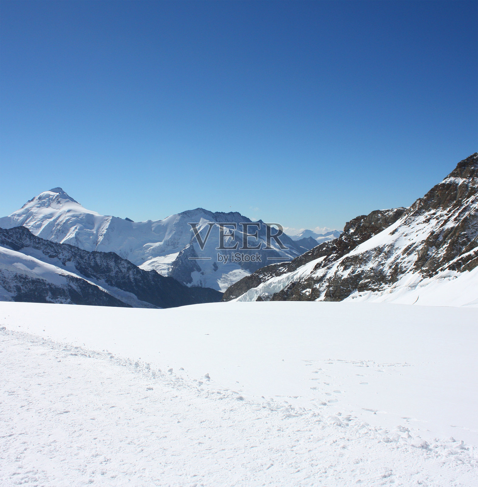 美丽的山景，阳光下的雪山，雪山壁纸照片摄影图片