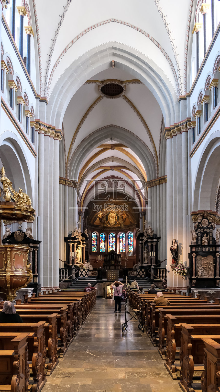 波恩大教堂的内部照片摄影图片