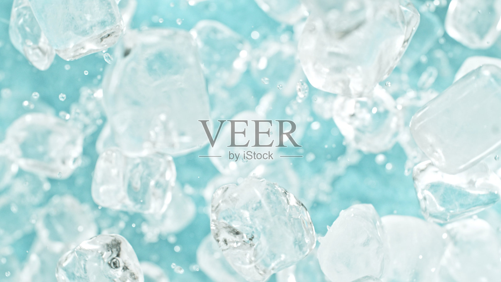 飞翔冰块的动态冻结，背景为蓝色。照片摄影图片