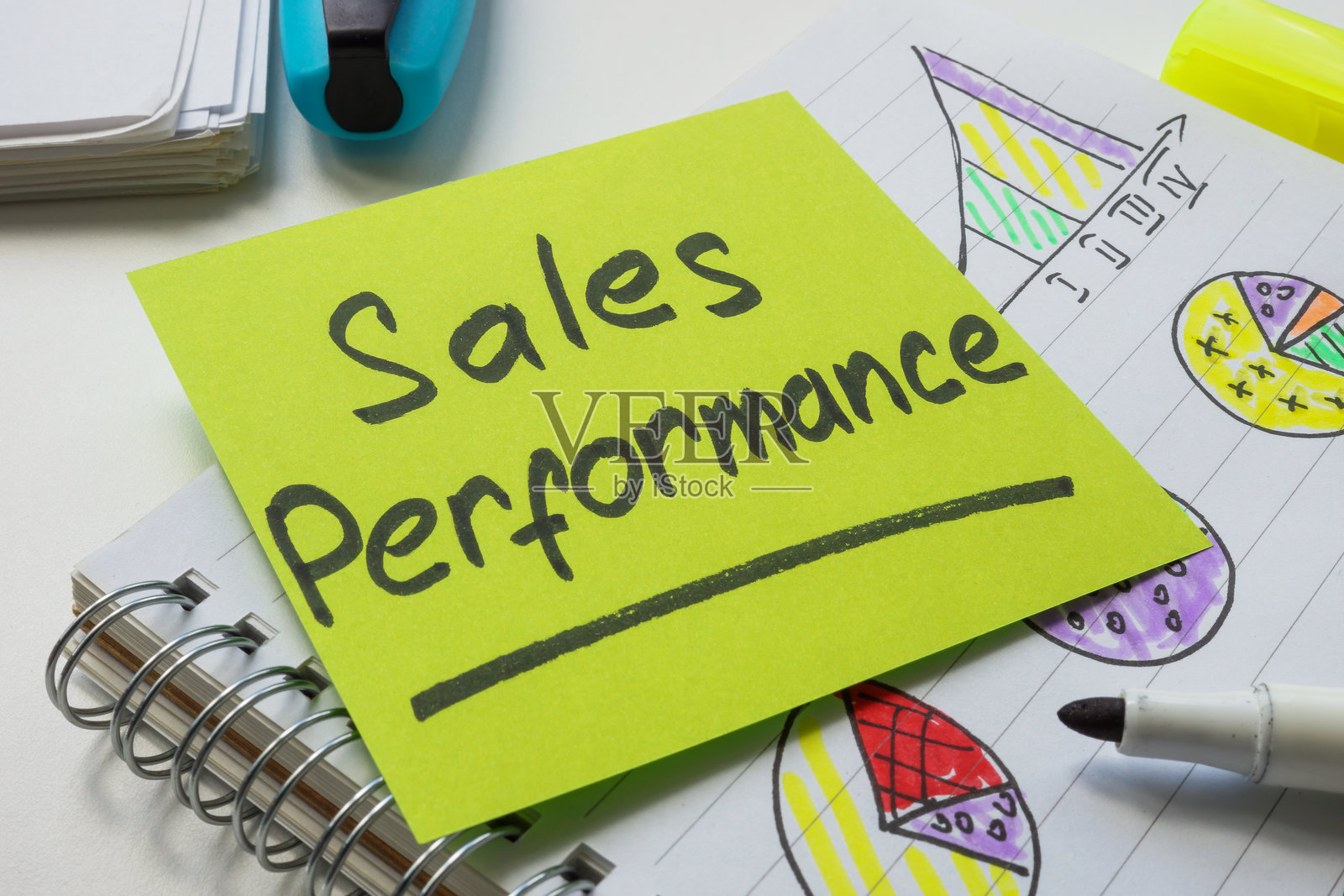 销售业绩图表和图解。照片摄影图片