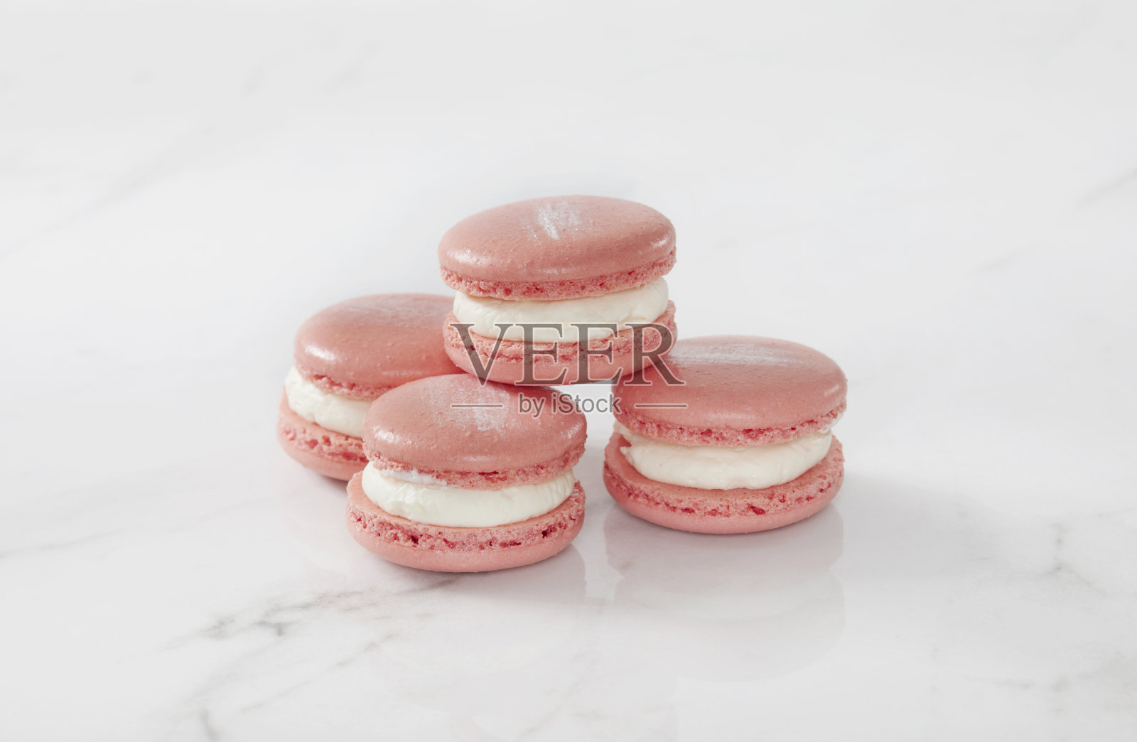 草莓奶油马卡龙照片摄影图片