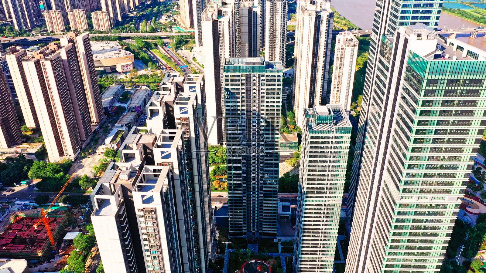 人类聚落，顺德市天际线，佛山，广东，中国，亚洲。粤港澳大湾区。照片摄影图片