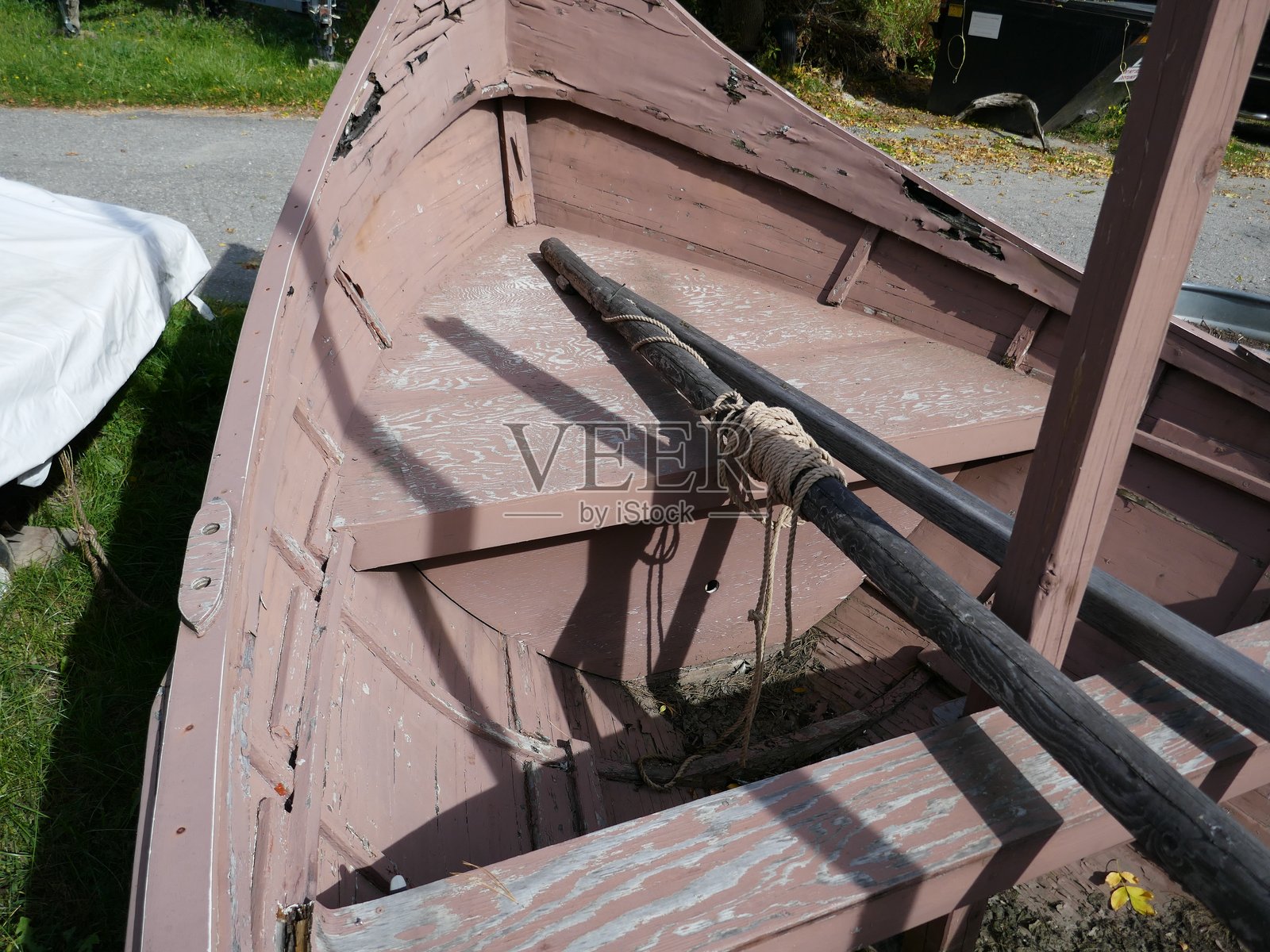 老旧木帆船的船头照片摄影图片