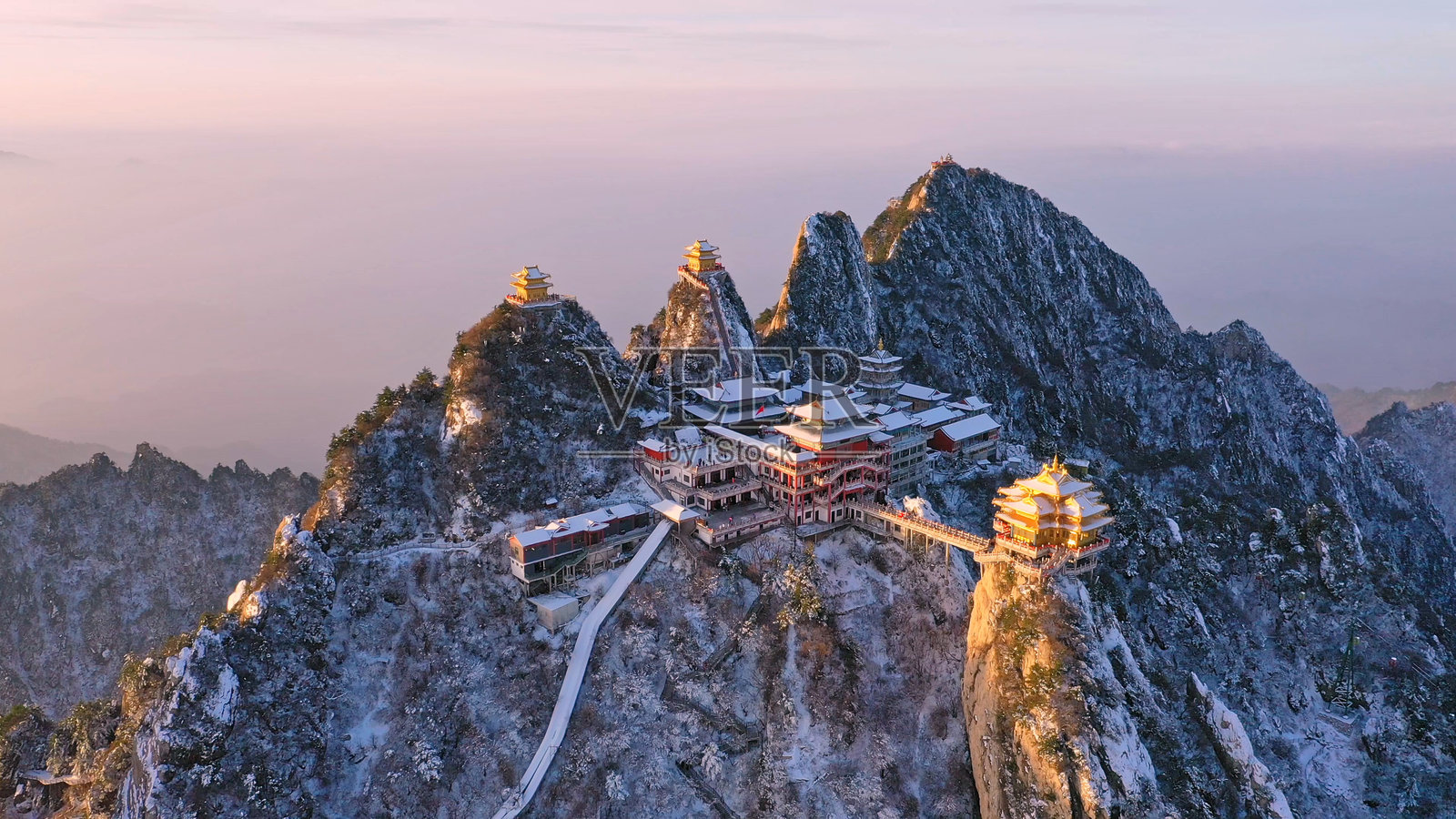 老君山，洛阳，河南，中国，亚洲。伏牛山，秦岭。雪景。照片摄影图片