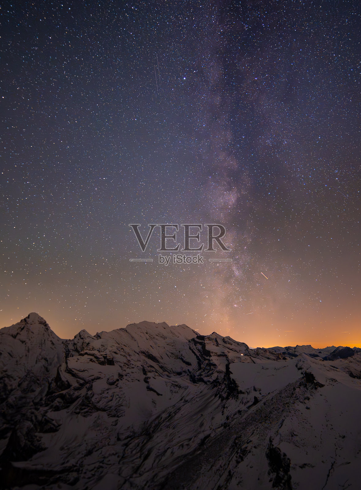 惊人的天空与3000米高的银河照片摄影图片