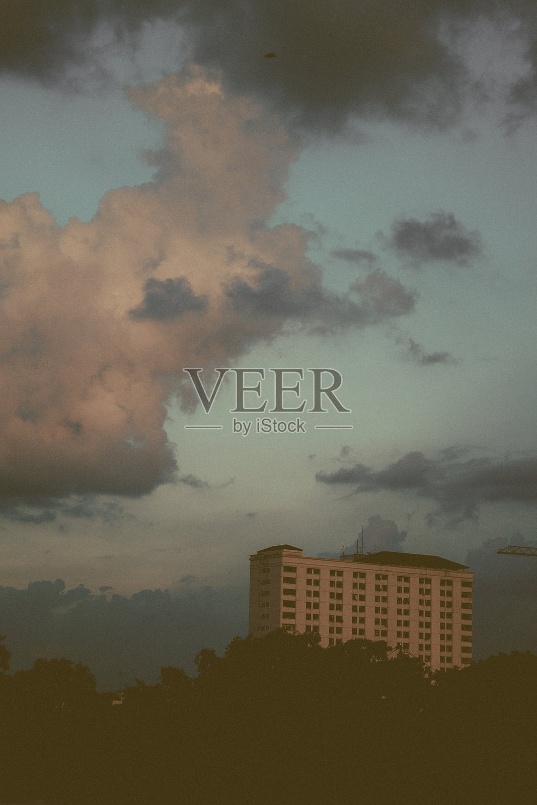 城市日落天空照片摄影图片