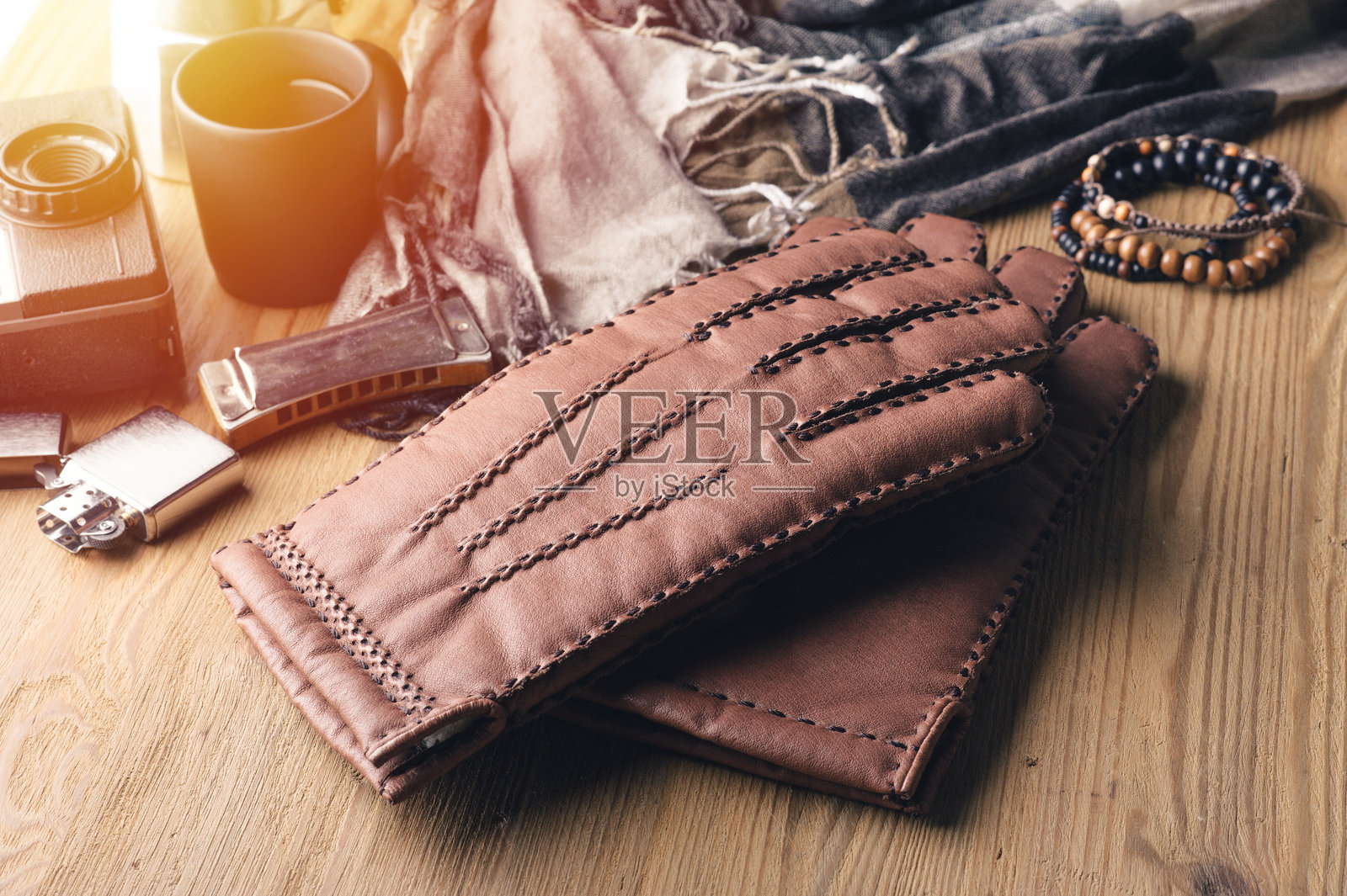 特写棕色皮革手套照片摄影图片