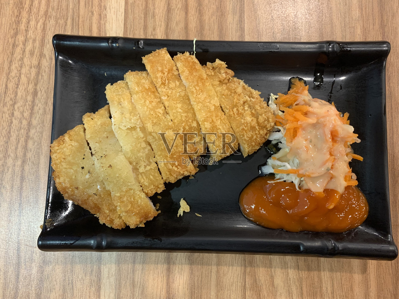 一盘鸡排饭照片摄影图片