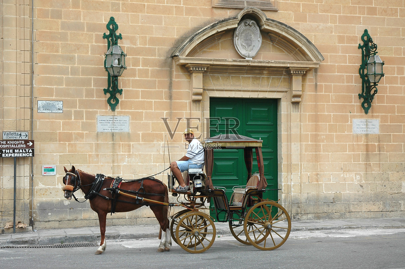 马耳他瓦莱塔的马车照片摄影图片